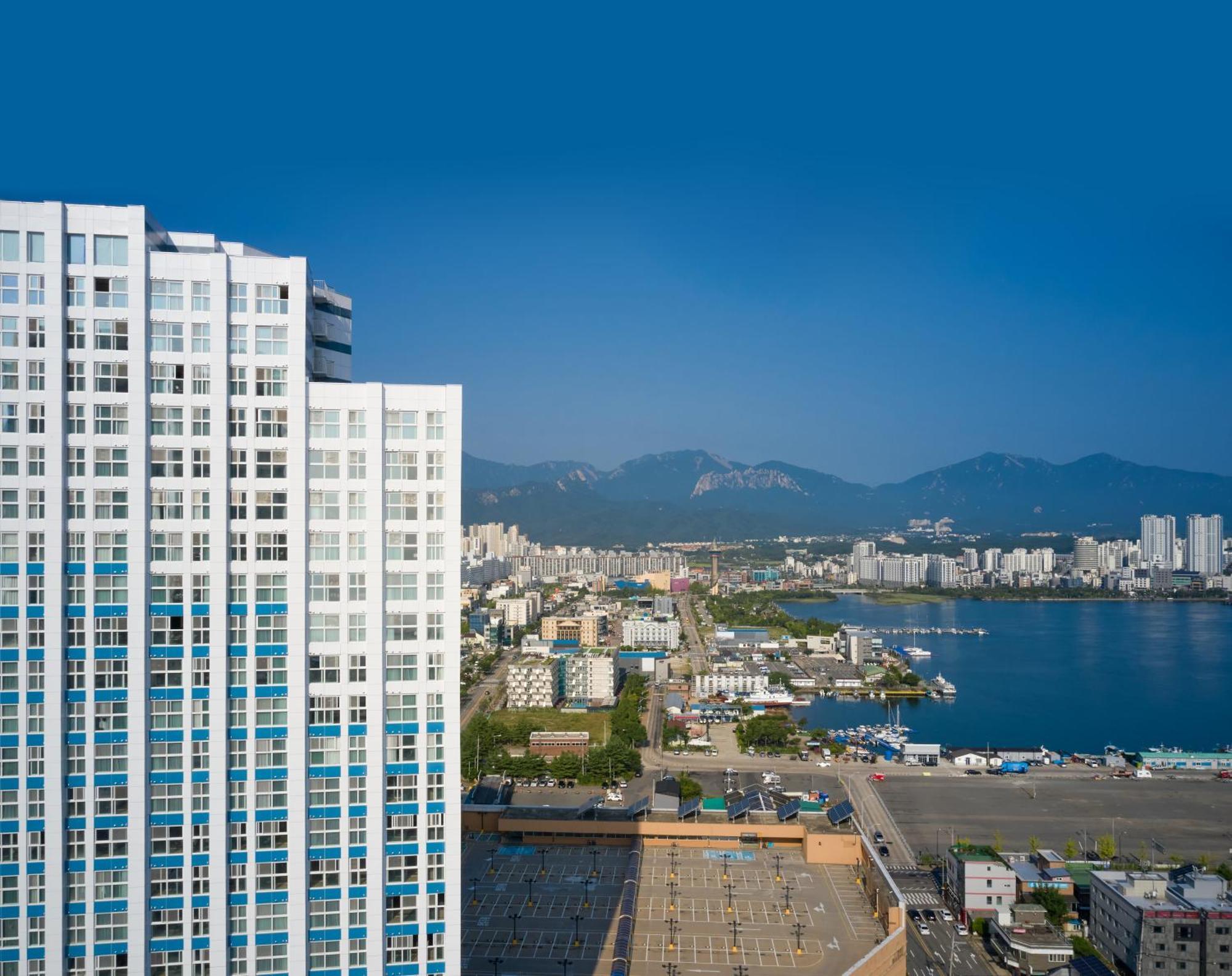 The Hotel Sokcho By Best Western Signature Collection Exterior photo